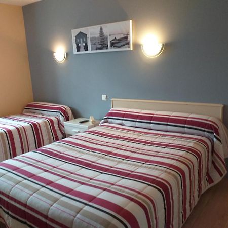 Hotel Le Lion D'Or Salbris Kültér fotó