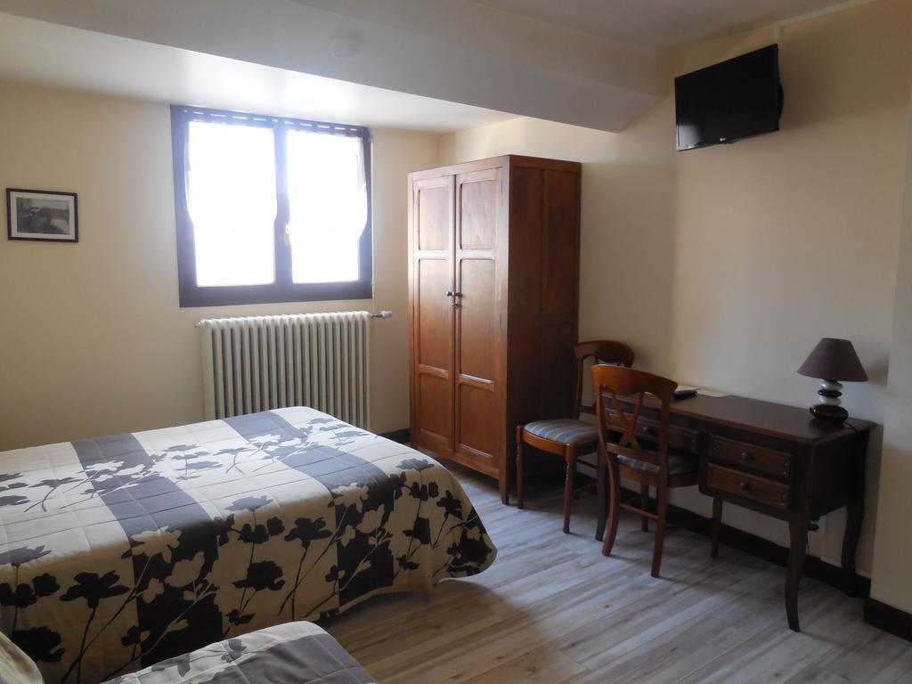Hotel Le Lion D'Or Salbris Kültér fotó