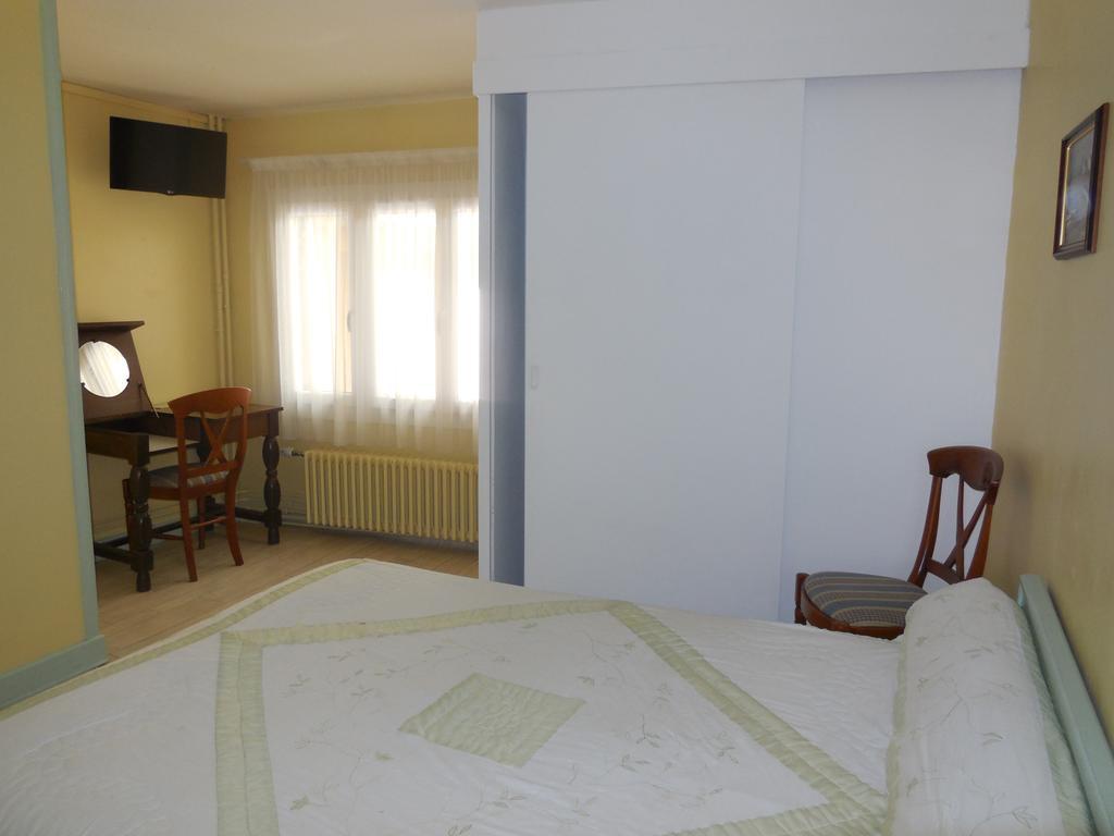 Hotel Le Lion D'Or Salbris Kültér fotó