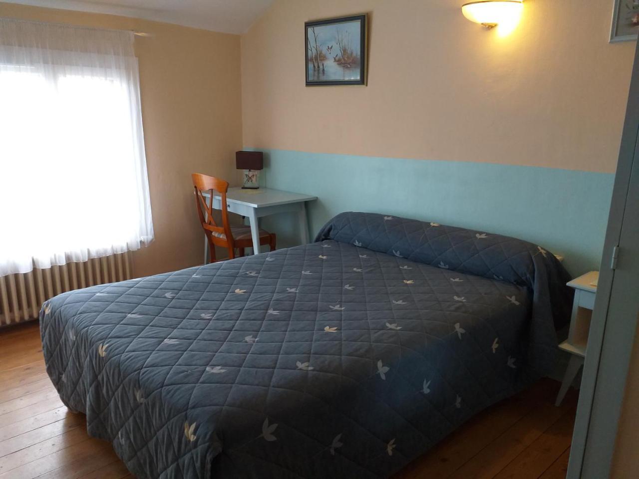 Hotel Le Lion D'Or Salbris Kültér fotó